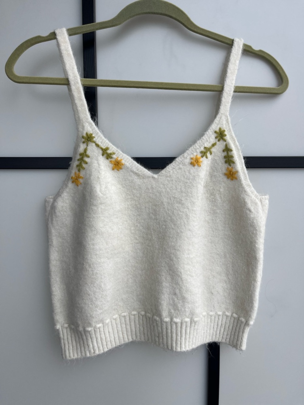 Mango Cream Knit Floral-Embroidered V-Neck Camisole